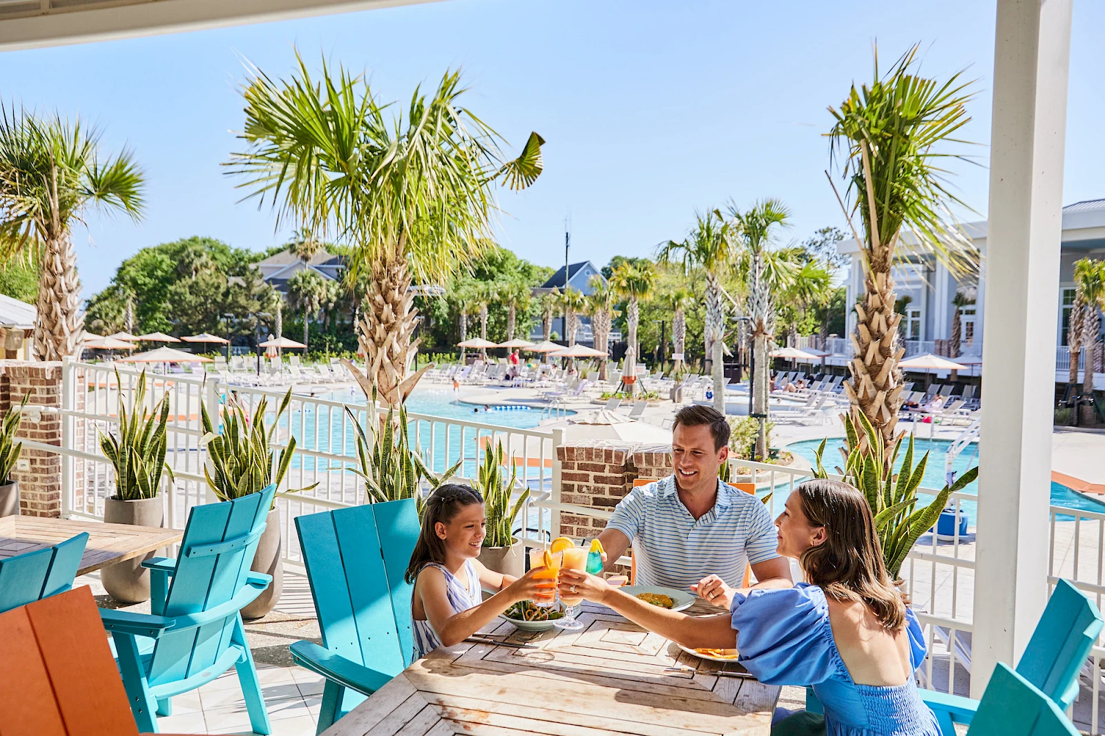 Patio Dining at Laughing Gull